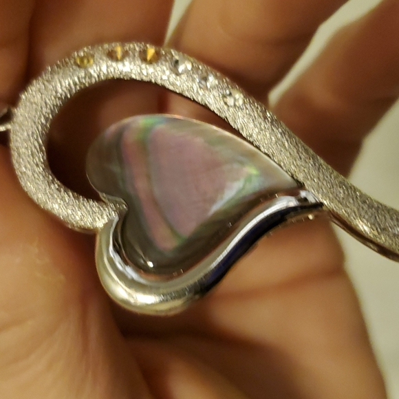New Unique Wrapped Heart Shaped Abalone Shell Silver Pendant. - Picture 12 of 16